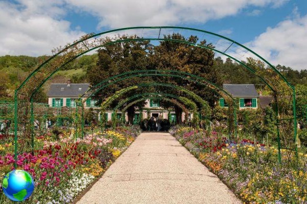 From Paris to Giverny in the footsteps of Claude Monet