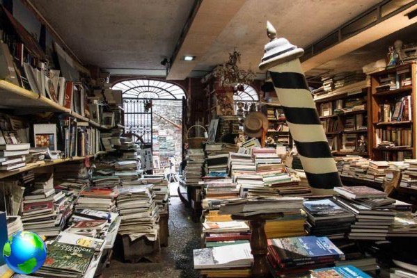 Livraria Acqua Alta em Veneza: imperdível