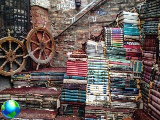 Librería Acqua Alta en Venecia: imperdible