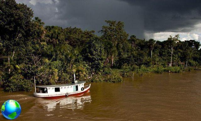 How to cross the Amazon by boat
