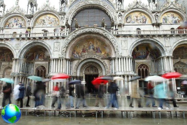 5 cosas que debes saber para afrontar la marea alta en Venecia
