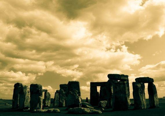 Stonehenge travel