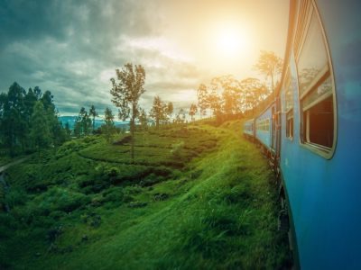 Comment se déplacer au Sri Lanka: conduite en tuk tuk, chauffeur, bus et train