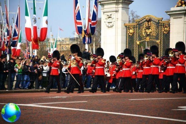 Troca da guarda em Londres no Palácio de Buckingham, datas e horas