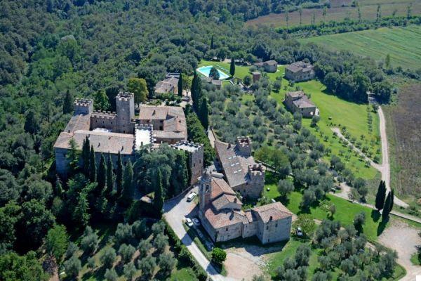10 belas fazendas com piscina na Toscana