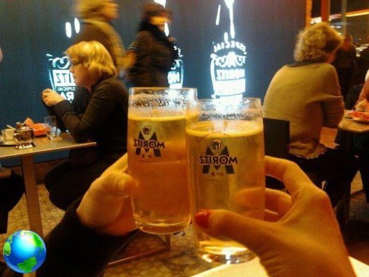 Fabrica Moritz en Barcelona: bebiendo buena cerveza