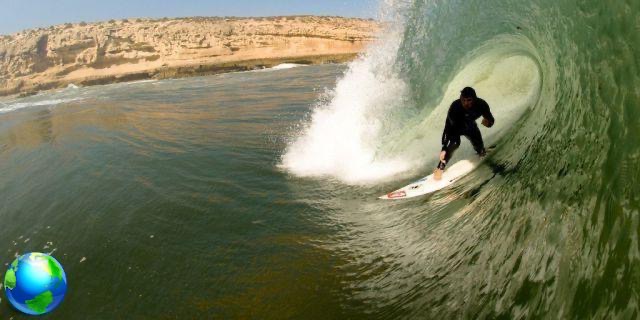 Surf schools in Morocco, organize a surf trip