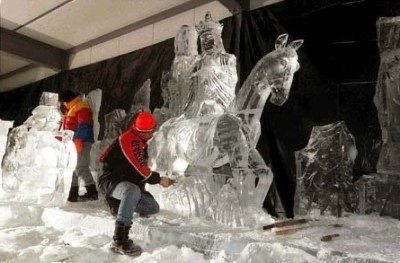 Los hermanos Grimm en Zwolle para el festival de esculturas de hielo