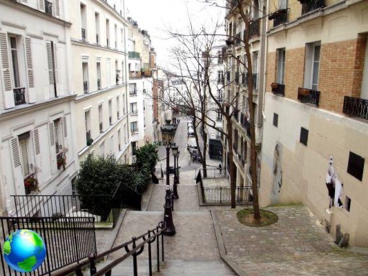 Sleeping in Paris, Montmartre area at 48 € per night