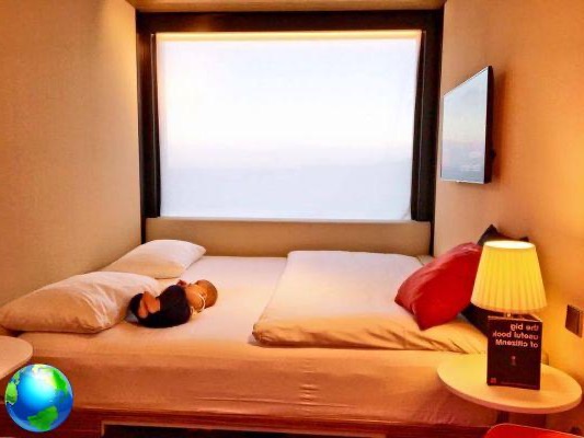 Sleeping at Charles de Gaulle airport: CitizenM