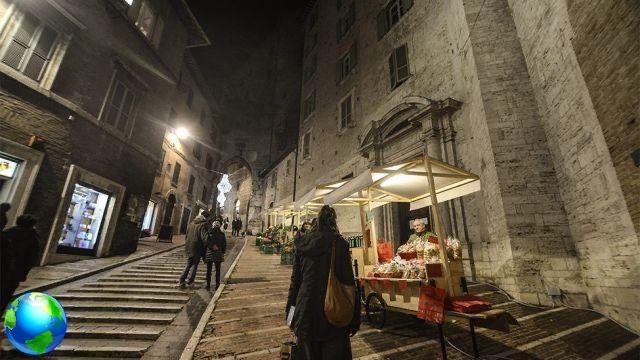 Mercados navideños en Perugia: pista de hielo y noria