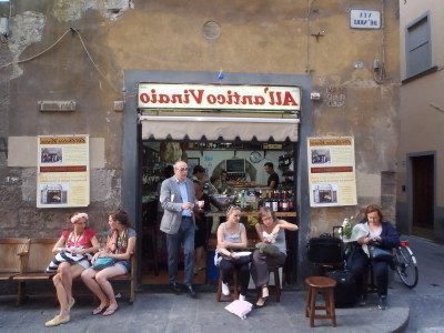 Via dei Neri in Florence: the road to good low cost food