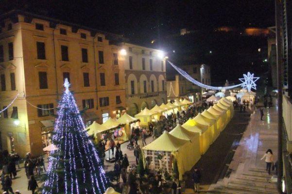 Mercados navideños toscanos