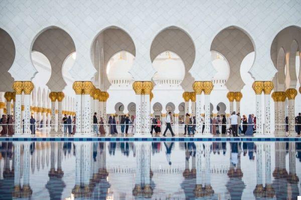 Stop in Abu Dhabi: what to see in a few hours