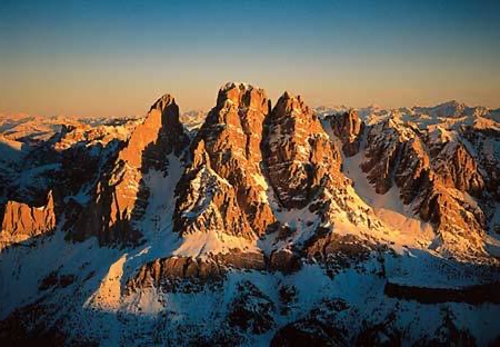 Win the Dolomites for 5 people and start the holiday