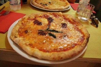 Em Roma você come pizza napolitana do Nero