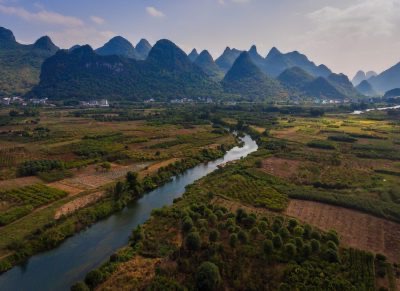 Yangshuo: karst hills and magical atmospheres