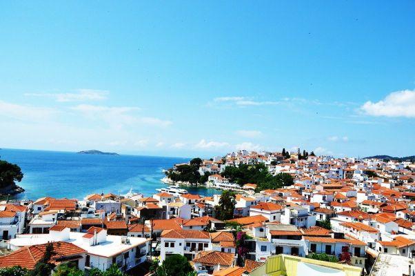DIY holidays in the Sporades Islands: what to see, what to do and the most beautiful beaches