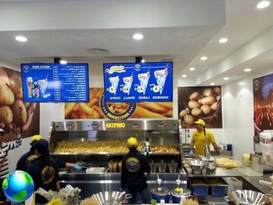 Chipstar mania in Naples: Vomero fries